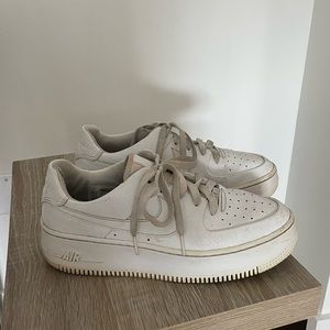 Nike Air Forces - Platform